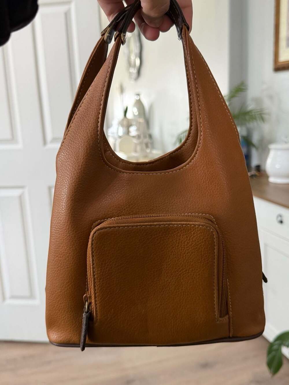 Vintage Nine West Tan Faux Leather Small Hobo Handbag with Zipper Pockets - Picture 2 of 6